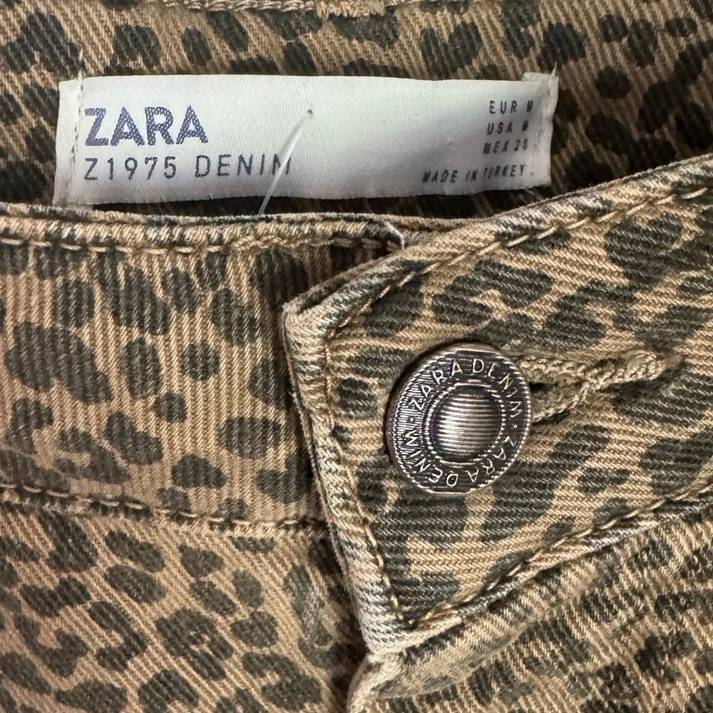 ZARA DENIM Leopard Print Midi Skirt - Picture 3 of 6